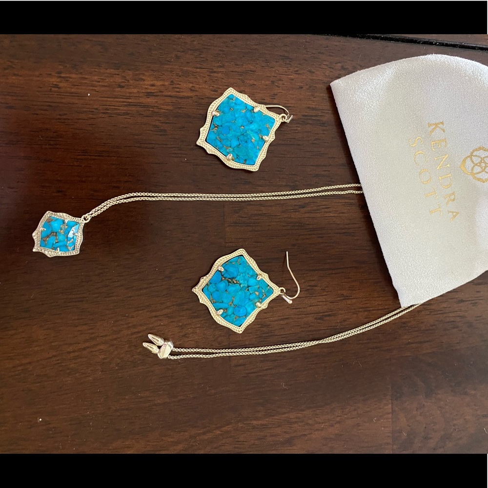 Kendra Scott necklace and earrings